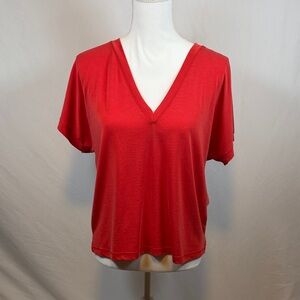 the LINE of Style Women’s V-Neck Red Short Sleeve Top Size Large